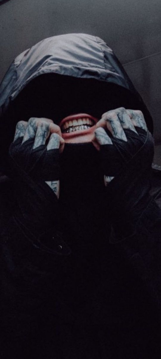D3THRONE's tweet photo. alexa play grillz by nelly https://t.co/ahvRyIKpjH