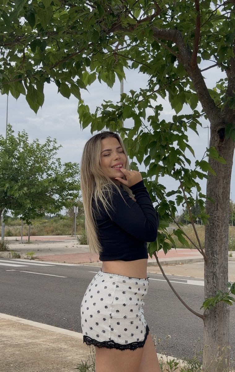 Itsmariiaaa07's tweet photo. en que creeis que estoy pensando? 😉😈 https://t.co/SNEFUx3Wys