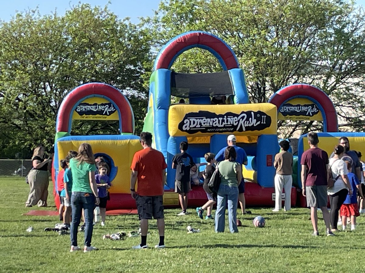 WMudlock's tweet photo. The Shafer Festival is off and running! https://t.co/FVYkfqO9CL