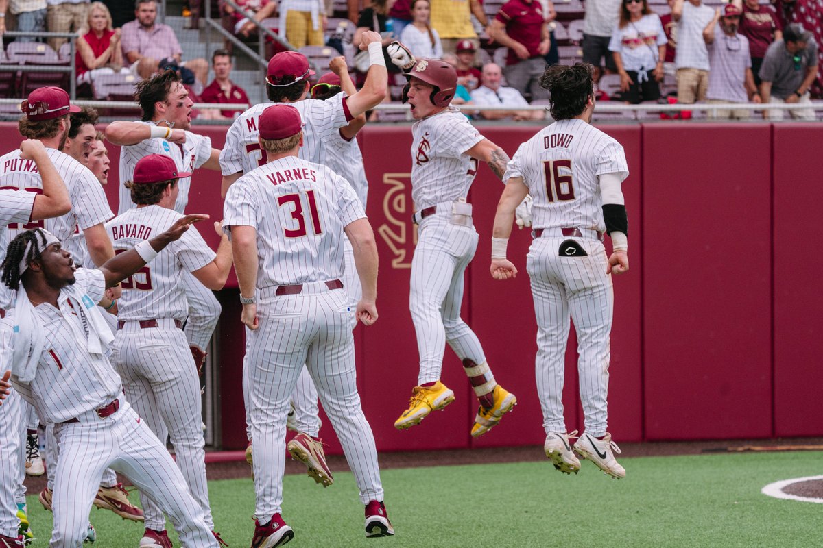 FSUBaseball's tweet photo. Gabe Fraser's first home run as a Nole puts FSU back ahead!

E-2, FSU 2, SJU 1 https://t.co/bcOnMtMcRb