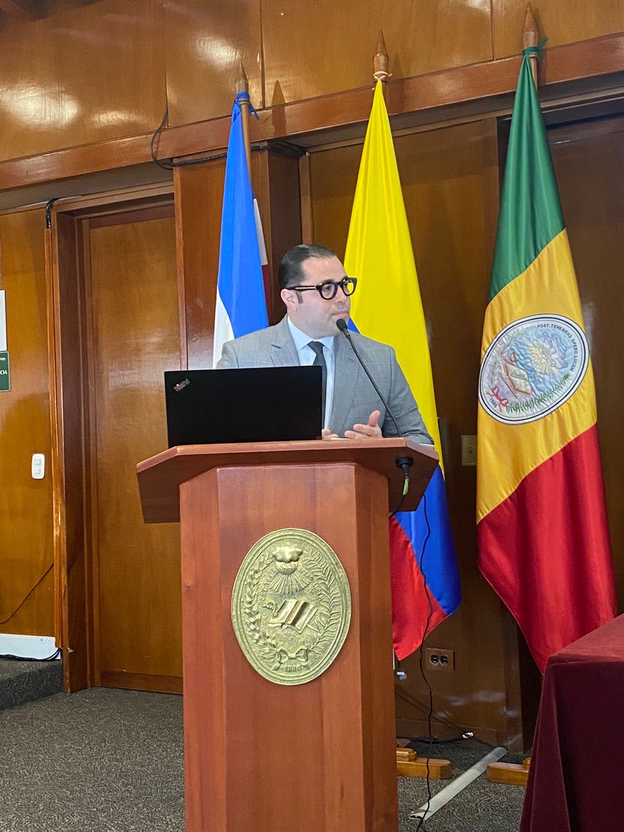 fdespinal's tweet photo. Felicitaciones a @sousaduverge por la sustentación de su tesis doctoral con máximo honor: “El control difuso de convencionalidad en la jurisprudencia del TC dominicano y el estatus de la República Dominicana en el SIDH”. Programa doctorado U. Externado-PUCMM. ¡Enhorabuena! https://t.co/ED7dx7K8rT