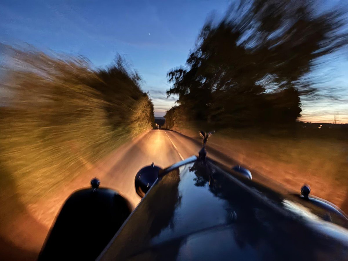 mcnc59's tweet photo. Night drive in the PII Continental: always a treat. https://t.co/4afRQOtjtT
