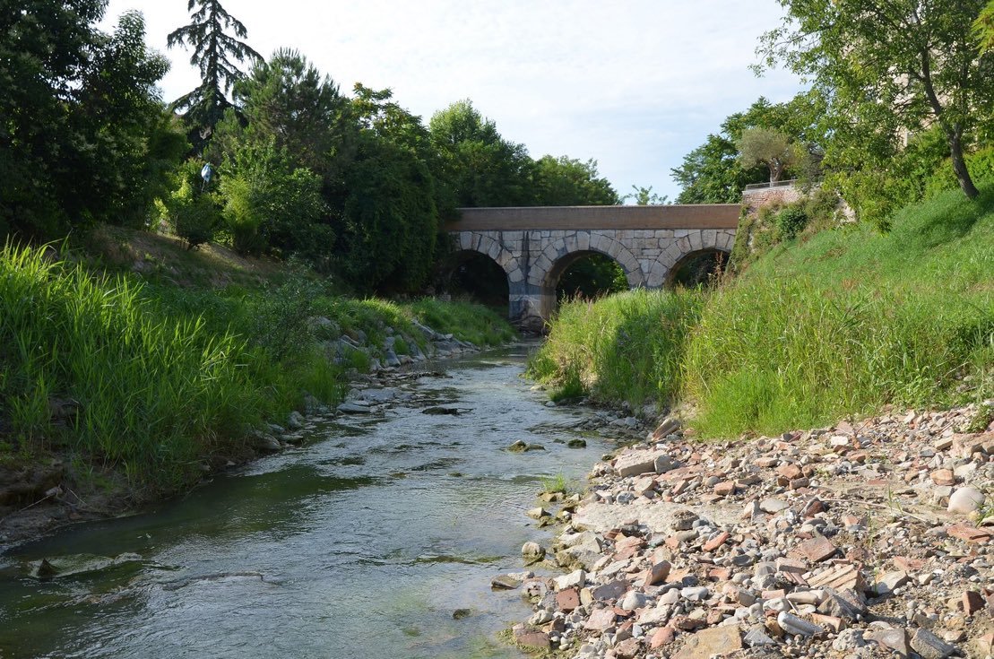 wylfcen's tweet photo. Stop telling me to be impressed that Caesar crossed the rubicon. There's a bridge RIGHT THERE. I could easily cross it. https://t.co/z4FOdl8oLz