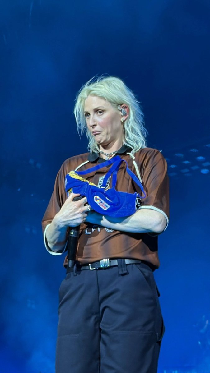 antsypisces's tweet photo. Emily got a bra! https://t.co/hZhIkI9JHK