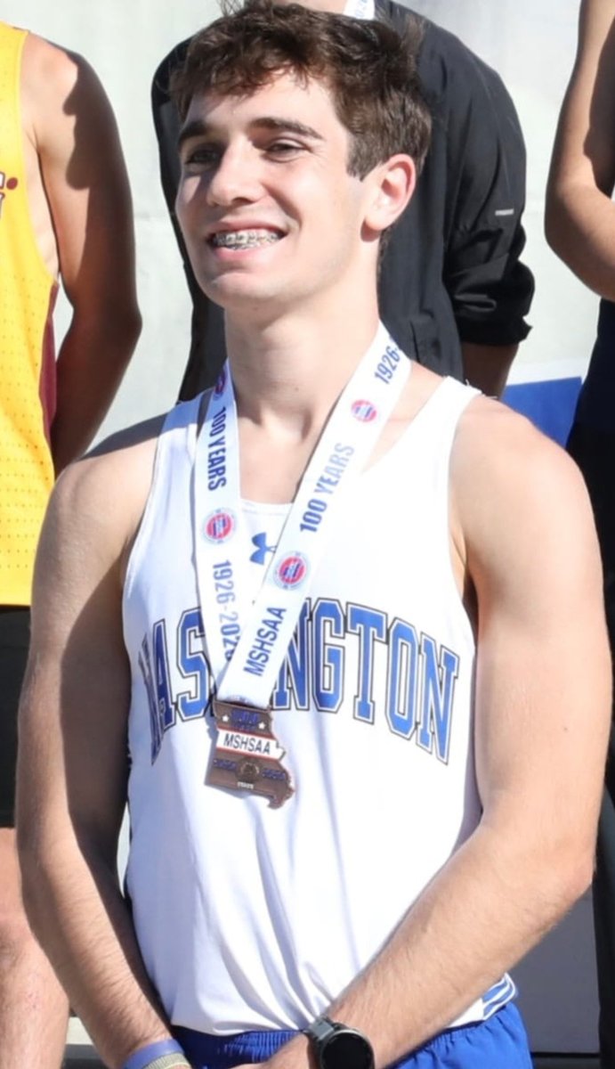 WASHMOWRESTLING's tweet photo. HISTORY MADE! Congratulations Gable Ohm setting the new standard for being a BLUE JAY MULTISPORT ATHLETE. 3 seasons, 3 state medals! #BLUEJAYPRIDE https://t.co/rbgX53rYKJ