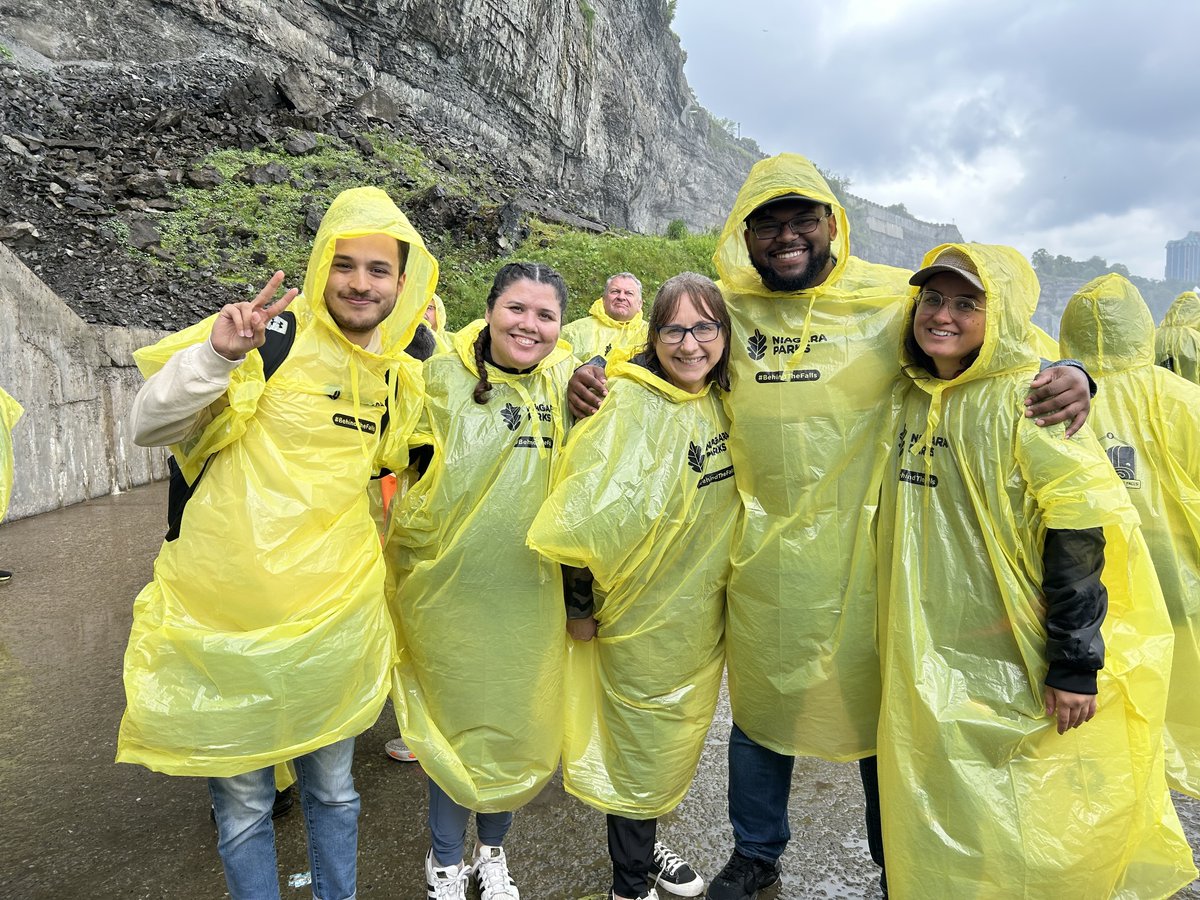YMCAExchanges's tweet photo. Why do educators choose YEC? Because a group exchange goes beyond the classroom. 
It helps youth build confidence, connect with others, and experience learning in real-world settings. 
And with YEC, educators are supported every step of the way. 🤝
https://t.co/2sJTzh8p0N https://t.co/wPCf5EKPuw