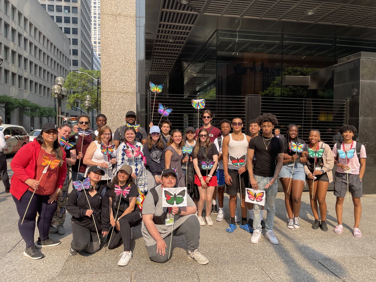 YMCAExchanges's tweet photo. Why do educators choose YEC? Because a group exchange goes beyond the classroom. 
It helps youth build confidence, connect with others, and experience learning in real-world settings. 
And with YEC, educators are supported every step of the way. 🤝
https://t.co/2sJTzh8p0N https://t.co/wPCf5EKPuw