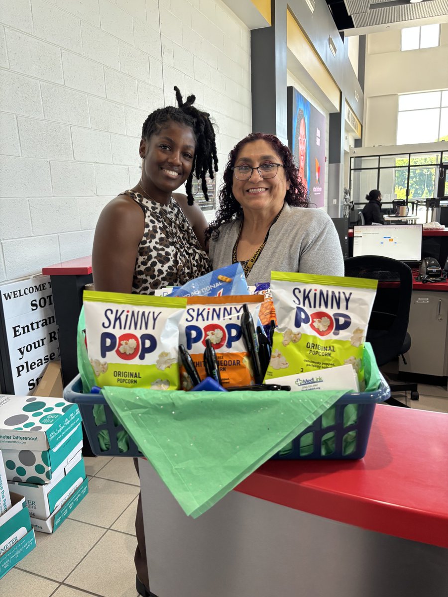 medlinkga's tweet photo. At MedLink Georgia, we thank teachers during #TeacherAppreciationWeek! Our staff visited local schools to honor their dedication. #MedLinkGeorgia https://t.co/P62LmoPA65