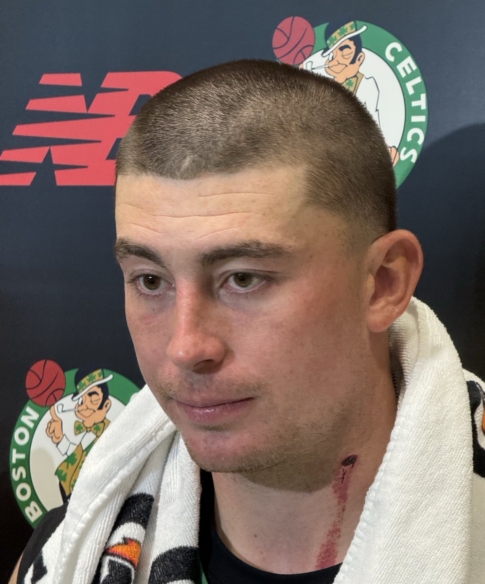 RMCF_Flash's tweet photo. Payton Pritchard, bleeding from the neck: “It’s definitely been a war out there.” https://t.co/PBnqM1jYU7