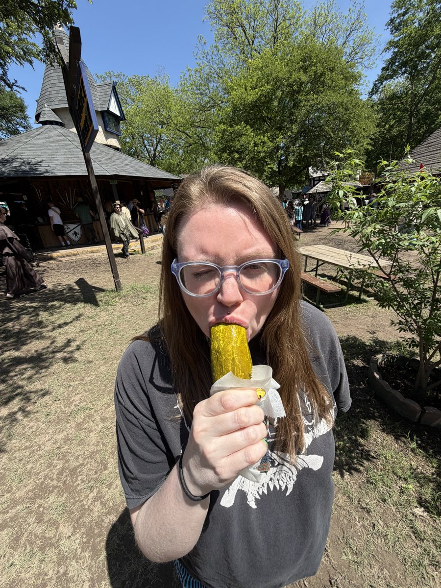 lilwheeeze's tweet photo. REN FAIRE https://t.co/37S7CtCV6n