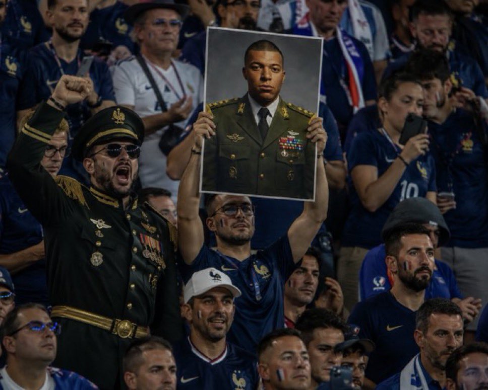 azioinnit's tweet photo. 13 days until the World Cup 🏆

Dictator $Mbappe will shock the world this World Cup! https://t.co/iLepMNrgsU