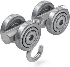 CyberoidHuman's tweet photo. @DP0STS Did you know that in the past, 
curtain rods had metal rollers with wheels 
that moved like a train? https://t.co/rmoEXFG4qz