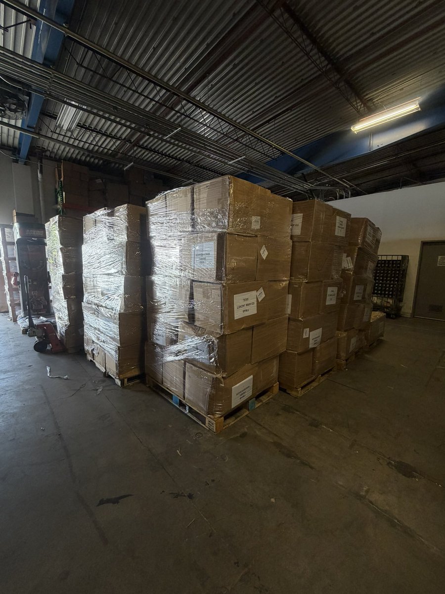 hypland's tweet photo. Our FMAB shipment has arrived!

Those who ordered will begin seeing tracking starting Sunday &amp; will be shipping in the order received.

We appreciate everyone’s patience https://t.co/coUXbyR8QI