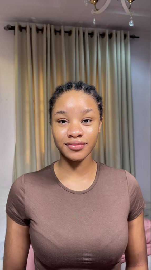 Divin1111's tweet photo. Natural     Or           With make up?? https://t.co/rmBsjZ0jUV