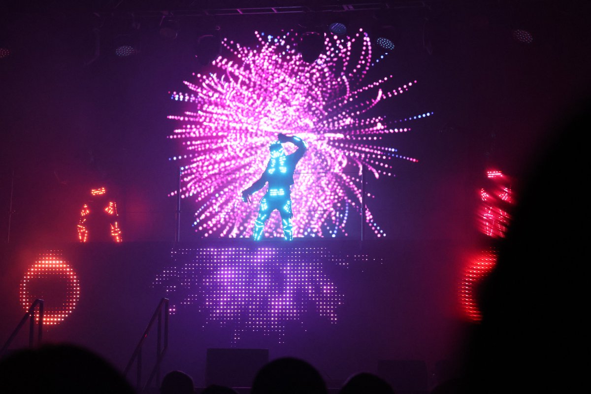 Jupiter_Hadley's tweet photo. Saw Electric City at @Butlins - which is one of my favorites! #butlins #lightshow #lasers https://t.co/mA2jAyPDb9