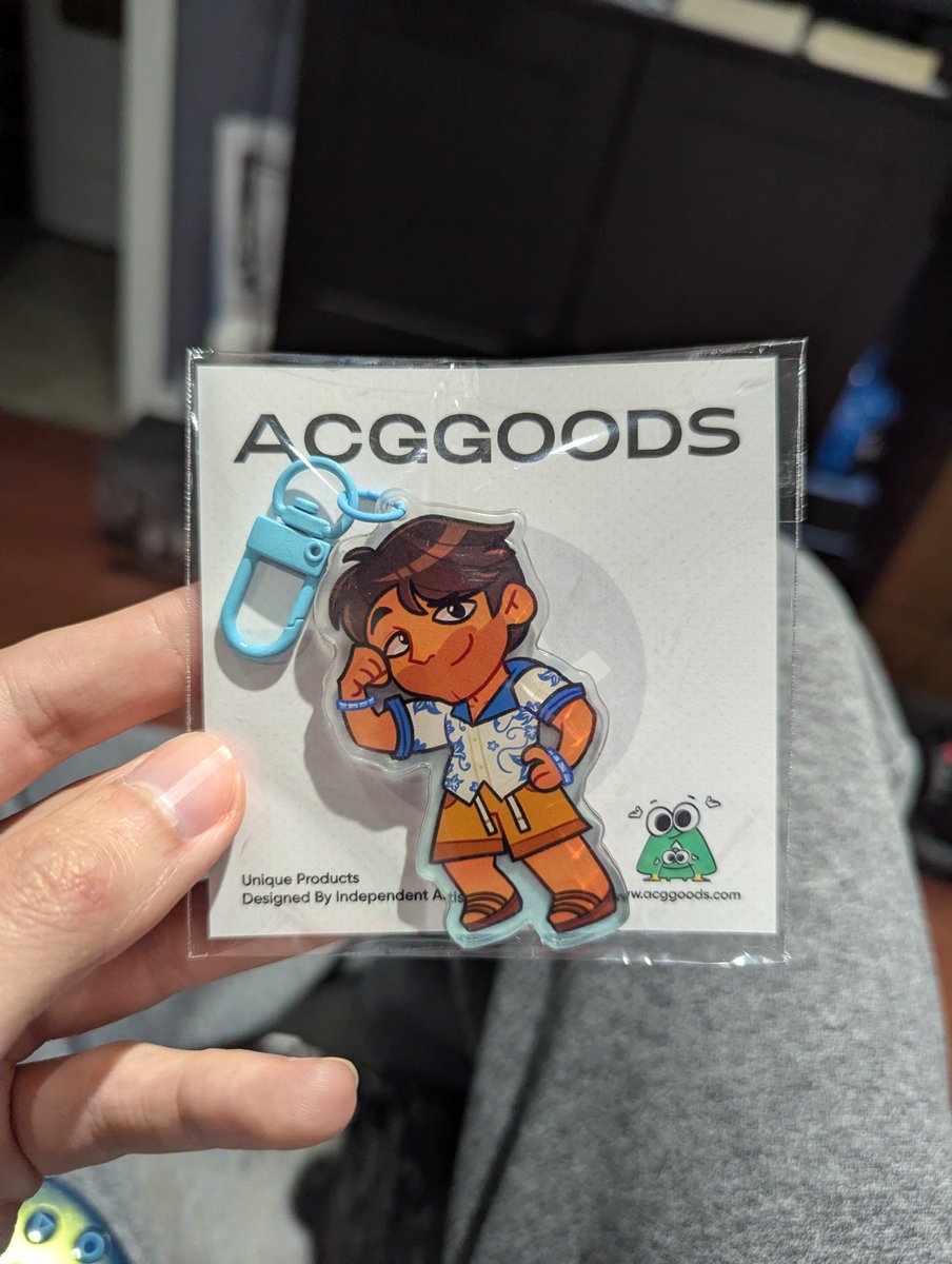 MaxcelYeeVO's tweet photo. Couldn't resist getting some Sam merch! Shout out to @doctor_blight for their amazing art and Chibi Sam!!!😭❤️ https://t.co/EWMec3Fqac