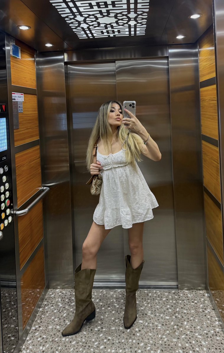 pelin tweet media