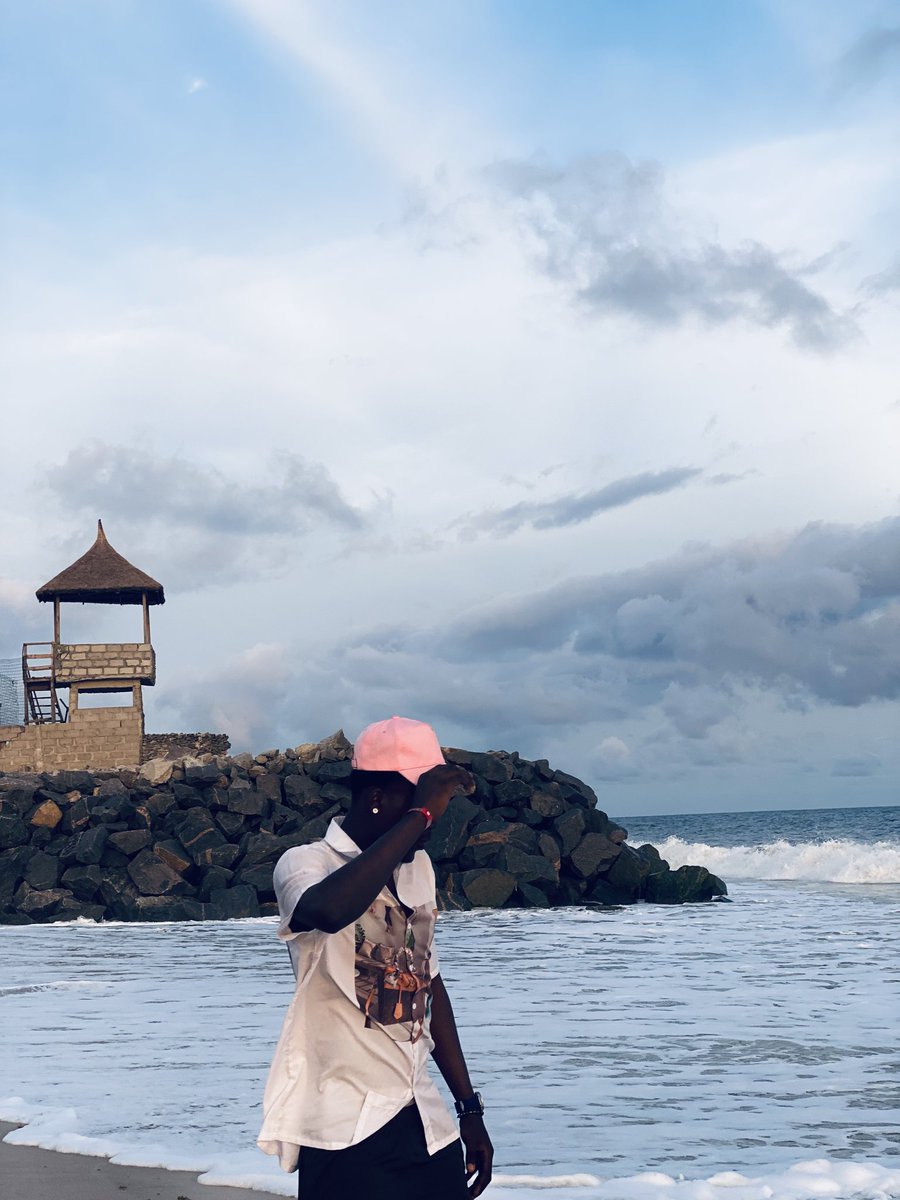 Aim395's tweet photo. Some places don’t just relax your mind… they reset your soul. The beach will always be one of them 🌴✨
#OOTD
#ModelVibes #XNigeria
#NaijaTwitter #BeachLife
#WeekendGetaway
#SoftLife
#NatureLovers https://t.co/urAOxczsqw