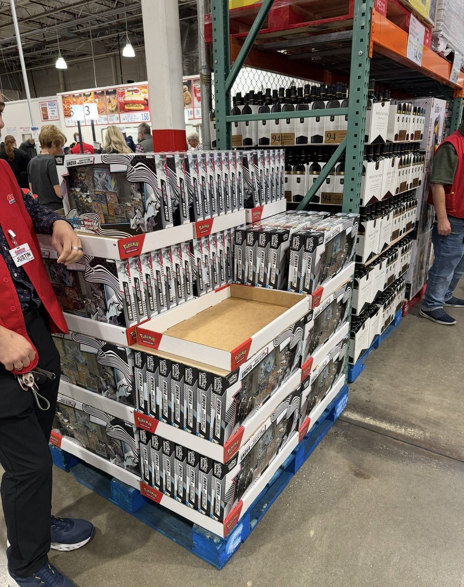 FlipFlip's tweet photo. Pokémon Unova Heavy Hitters @ Costco Queue Up goes live at :30 🔥👇

https://t.co/M1OqWXli1s https://t.co/4IDsiz9xan