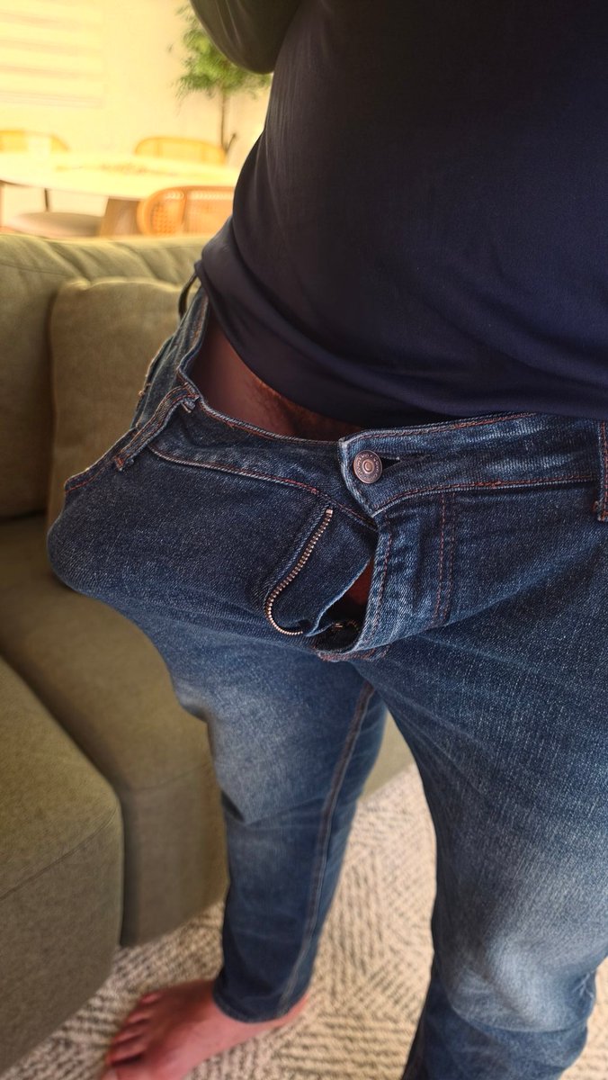 girthydaddyuc's tweet photo. Nem o jeans aguenta https://t.co/9VCHWmMypf