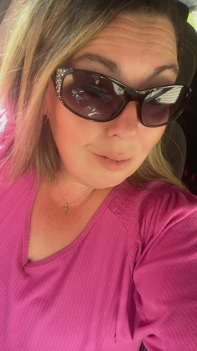 TinaMarie tweet media