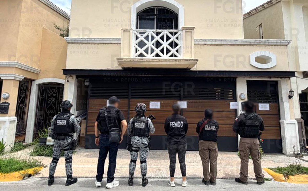 cesarmty's tweet photo. 🔴⚡️#ULTIMAHORA
Tras los cateos realizados x la @FGRMexico en Nuevo León, se detuvo a Jesús N, presunto integrante de la red "Los Petrofactureros", relacionada con 40 empresas dedicadas al huachicol fiscal.
💥Los cateos se realizaron en #Monterrey SanPedro, Escobedo y Salinas. https://t.co/ZQAvDK1qNO