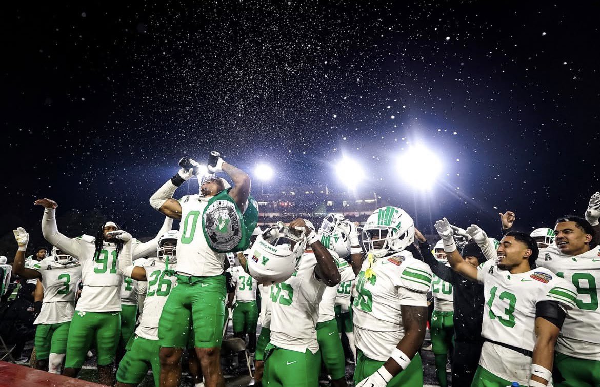 DanielHicks_1's tweet photo. After a great day on campus I am honored to receive an offer from @MeanGreenFB 
@coachjordan03 @TheNateGill @Jalil_Johnson21 https://t.co/nTVBEDtNeJ