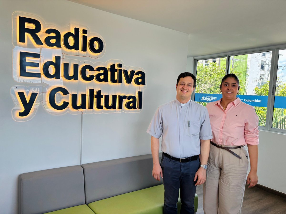 upbfbradio's tweet photo. 🗳️ 🇨🇴El Rector de la @upbmonteria invitó a los ciudadanos a ejercer un voto consciente, informado y responsable, destacando la importancia de analizar las propuestas de los candidatos con criterio, ética y compromiso democrático. 🔗https://t.co/XiWiZJLldv https://t.co/CmOV9okTik