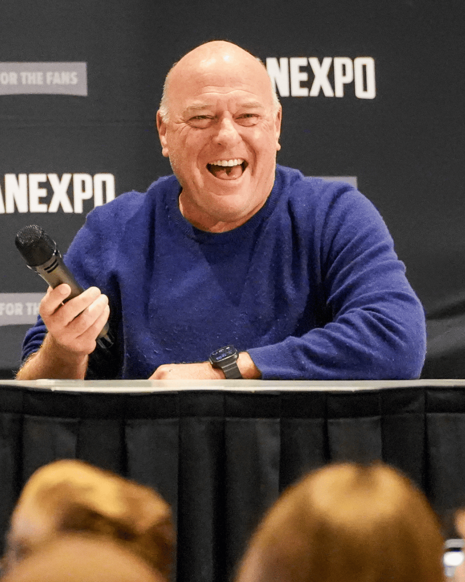 fanexpodenver's tweet photo. Jurassic-sized panels on Day 2 of FAN EXPO Denver 🦖 Bryce Dallas Howard, Ralph Macchio, Dean Norris and the other stars brought the star power to our stage today. Which panel was the highlight of your day?

#FANEXPODenver #Denver #ThingsToDoDenver #Celebrities #VoiceActors https://t.co/09mEVoexk9