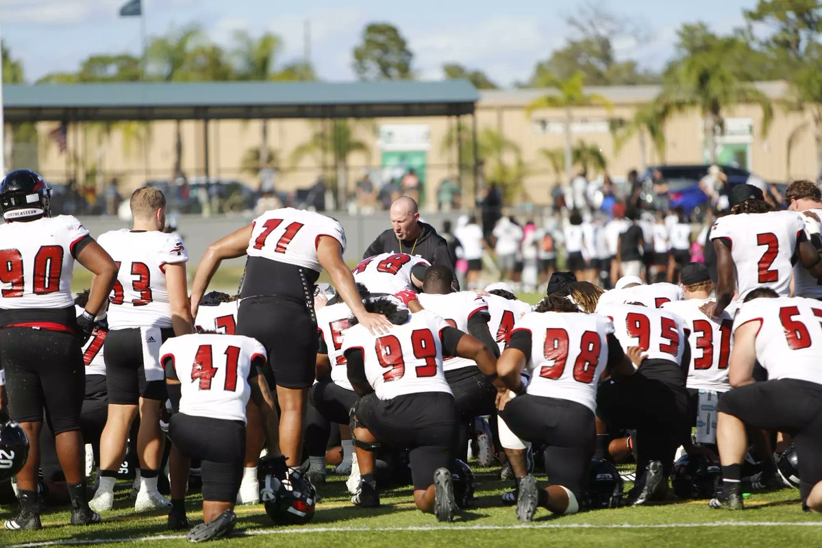 CoachJOdaffer's tweet photo. Go Fire!

Uniform Combo # 6⃣

⚪️ on ⚫️

#ThruTheFire
#TheFireRises
#SYATT
#FAETW
@SEUFireFootball https://t.co/jZHy8H0FgX