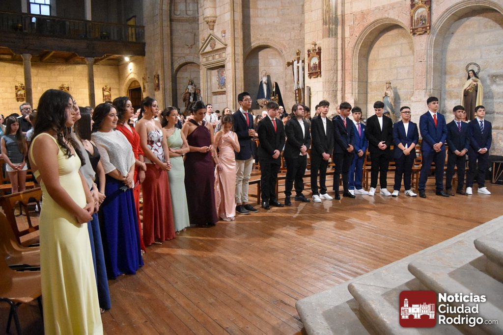 Radioagueda's tweet photo. GALERÍA DE FOTOS/ Los alumnos de 4º ESO de @MISIONERASCR  cierran ciclo en una emotiva graduación

https://t.co/lGGfCcYvrw https://t.co/7BWxmohSYz