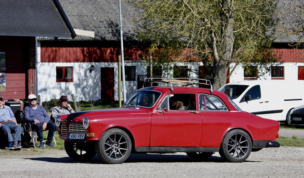 Ting3ling_'s tweet photo. Stumbled across a photo of my car online. It feels oddly satisfying https://t.co/4LKERVN4pF