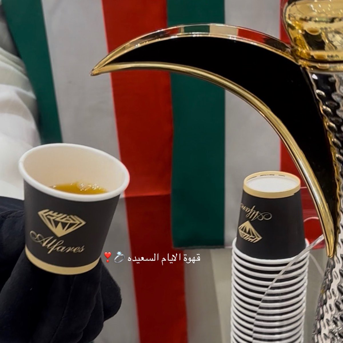 ixh710's tweet photo. يا درةٍ وسط البحر قدرها زاد 
غطّت على ألماسها مع ذهبها❣️ https://t.co/yx4eZA0OEP