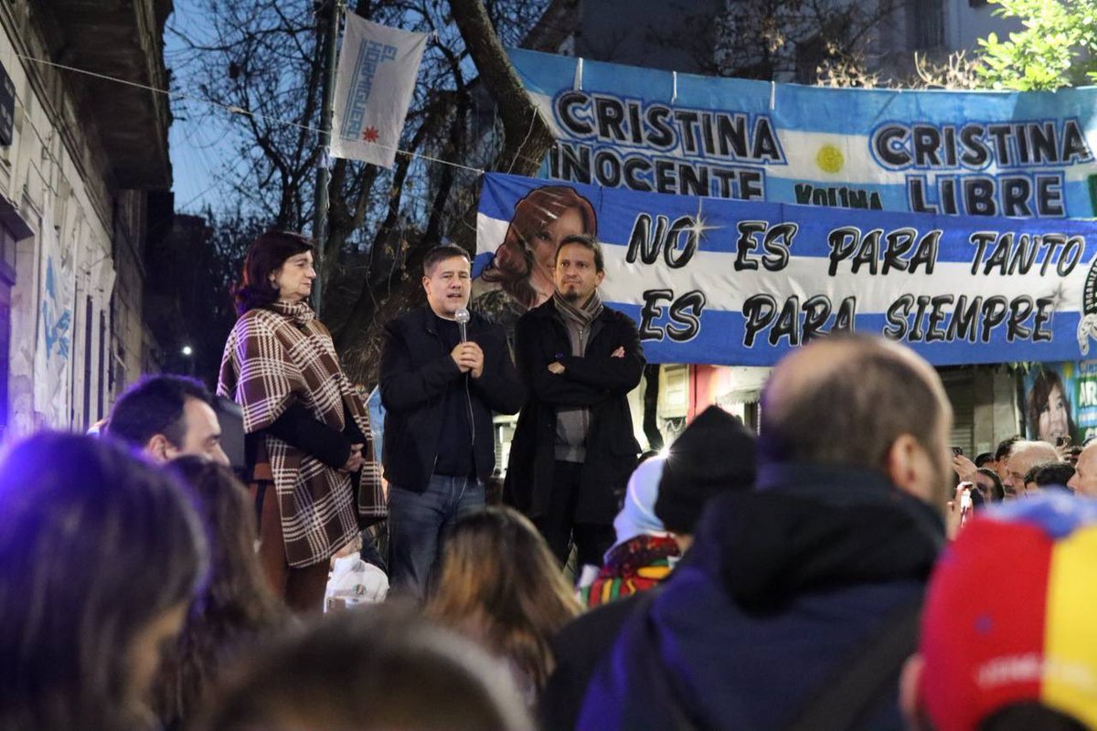 argconcristina's tweet photo. El peronismo de la Ciudad con Cristina ✌🏼🩵

Vecinos y militantes de la Ciudad de Buenos Aires realizaron una actividad y acto político en San José 1111 para expresarle su apoyo a Cristina y pedir por su libertad.

#CristinaLibre https://t.co/qKF1zjzEl4
