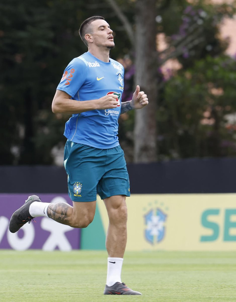 diario_AFC's tweet photo. 🇧🇷 𝐑𝐨𝐠𝐞𝐫 𝐈𝐛𝐚ñ𝐞𝐳 🔥 https://t.co/Qn6VGVkBTZ