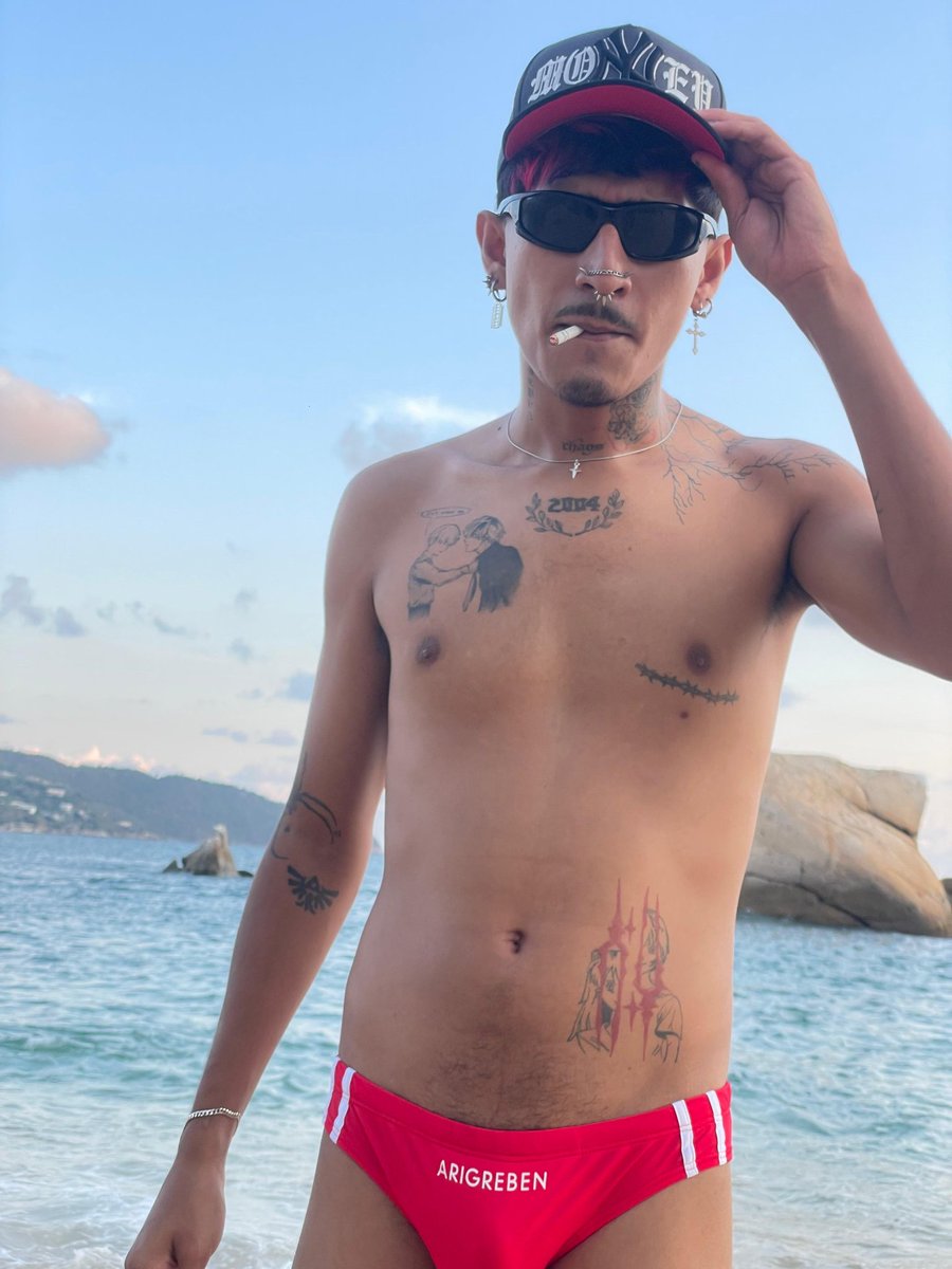 HAISEyMANE_X's tweet photo. Cómo nos vemos con nuestros nuevos trajes de baño? Decidimos probar algo nuevo y nos tomamos algunas fotos en condesa 😮‍💨
Vimos a varios que nos desvestian con la mirada, quien será el que realmente venga a desvestirnos y disfrutar con nosotros? 🥵
Manden mensajes para armar plann https://t.co/FFZ2JAiIAI