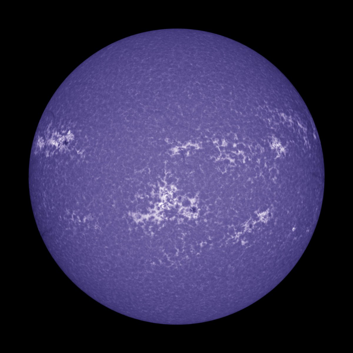 AstroFrog83's tweet photo. May 29, 2026 - The sun in hydrogen-alpha, hydrogen-beta, helium D3, and calcium-H. https://t.co/mNYn35w8WL