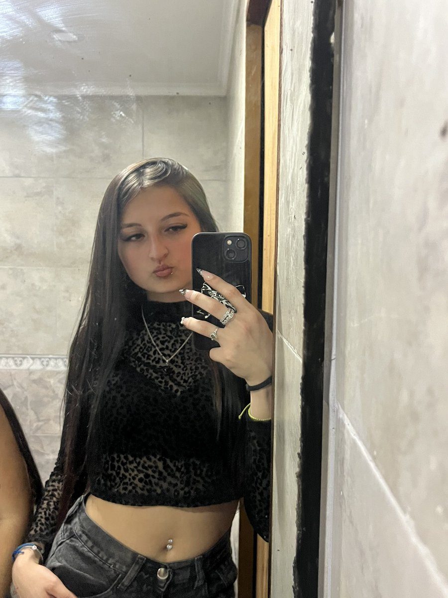 iarita VOY A VER A JEONGIN tweet media