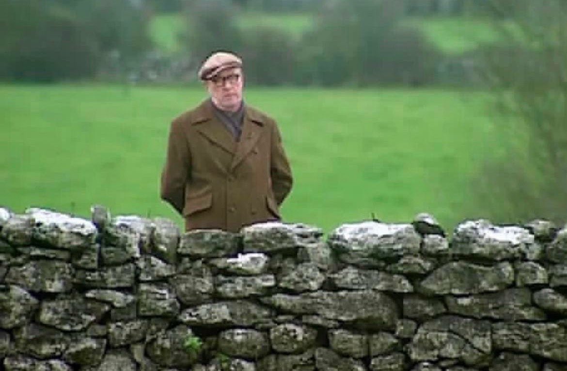 jcsoitis's tweet photo. @DebShoes72 I see that NEXT fella has joined the RA now Father https://t.co/6mKdRQfKVr