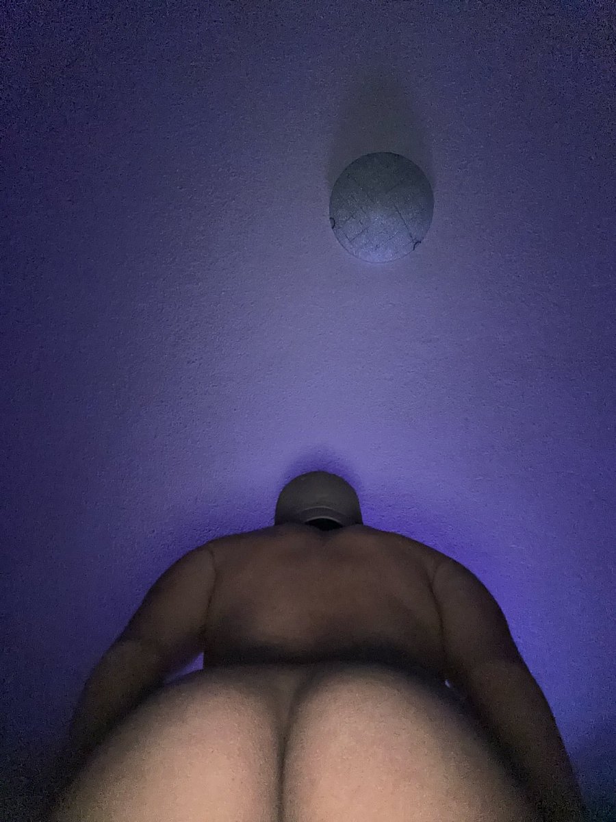 _sebasp001's tweet photo. Donde me siento? 😈👄 https://t.co/r77ie0GYii