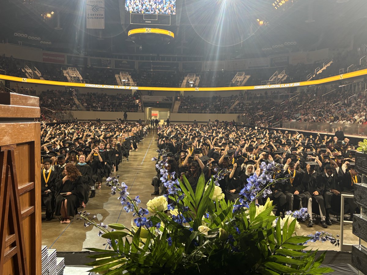 AvonSupt's tweet photo. Congrats Class of 2026 - turn those tassels! https://t.co/Z1FwRDFlx2