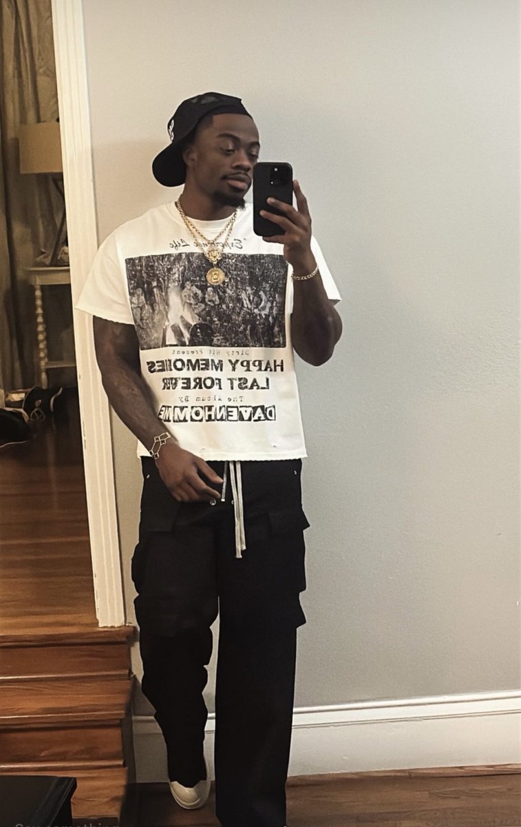 BasedRaiju's tweet photo. Am I Trippin - Veeze https://t.co/CAqkqQ24RS