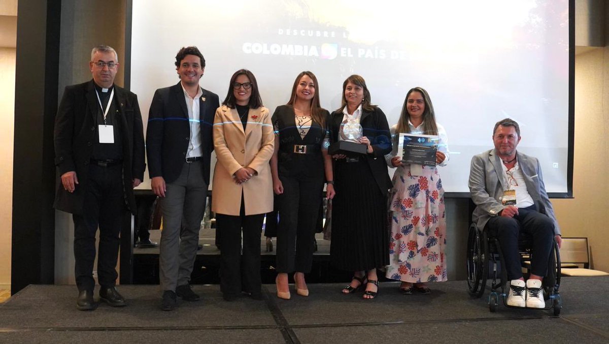 fonturcol's tweet photo. 1/4 En #Bogotá, el @MinComercioCo, a través de @fonturcol, junto con @fumdir , @impulsa_igualdad y @TUR4all , lanzaron la Estrategia para Posicionar a Colombia como Destino de Turismo Accesible 🇨🇴♿️, reuniendo a más de 258 actores del sector para impulsar un turismo más incluyente y competitivo. #ConDignidadCumplimos