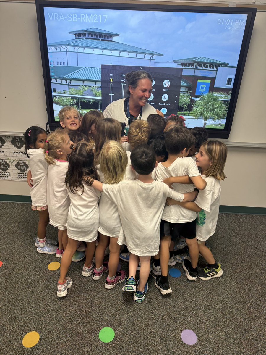 TeamSJSO's tweet photo. 𝗛𝗔𝗣𝗣𝗬 𝗟𝗔𝗦𝗧 𝗗𝗔𝗬 𝗢𝗙 𝗦𝗖𝗛𝗢𝗢𝗟!

Thank you for another great school year, St. Johns County! We hope everyone has a great summer. Stay safe! #TeamSJSO https://t.co/lVD8bxVVgs
