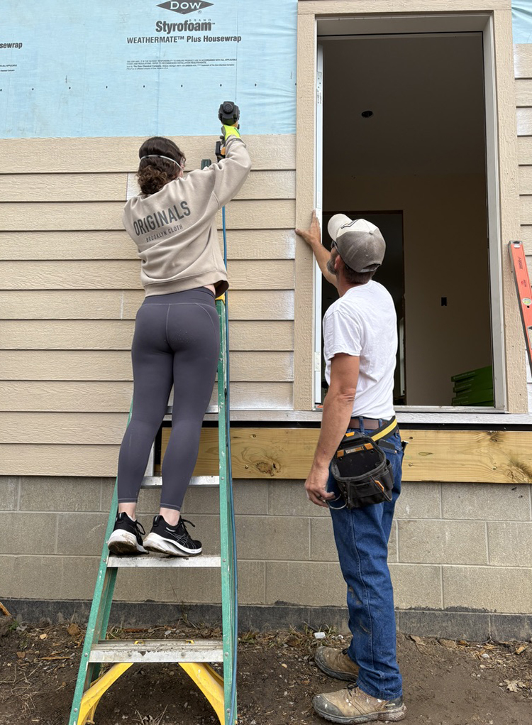 OHIOStudentLife's tweet photo. Student Org Spotlight: GIVE Club 🤝🌎

OHIO's Growth International Volunteer Excursion (GIVE) chapter focuses on serving communities at home and around the globe, joining forces to give back and protect the environment.

Read more about the club ➡️ https://t.co/DrWZlgaPD4 https://t.co/afi55v1IZP