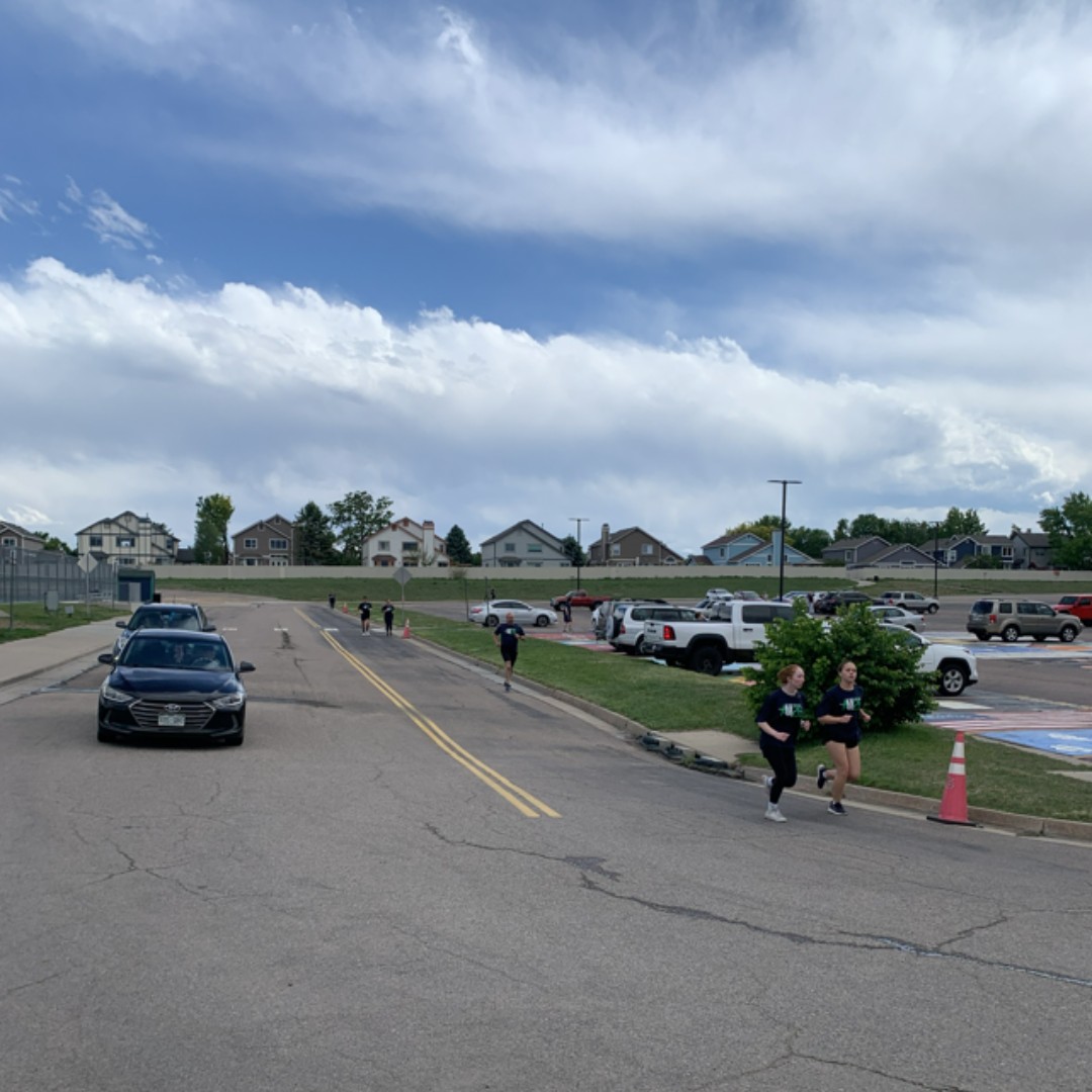 WestminsterPD's tweet photo. Let's goooo!! Last week, we joined Standley Lake High School students and staff in the Murphy Challenge, honoring the sacrifice of our nation’s heroes.

More than 27 students, 4 faculty members, and several #WPD officers took on the challenge, and absolutely crushed it. 

- 1 mile run to start
- 100 pull-ups
- 200 push-ups
- 300 air squats
- 1 mile run to finish

We were proud to cheer everyone on, sweat a little, and survive together. Nicely done, gators! #WestyPD