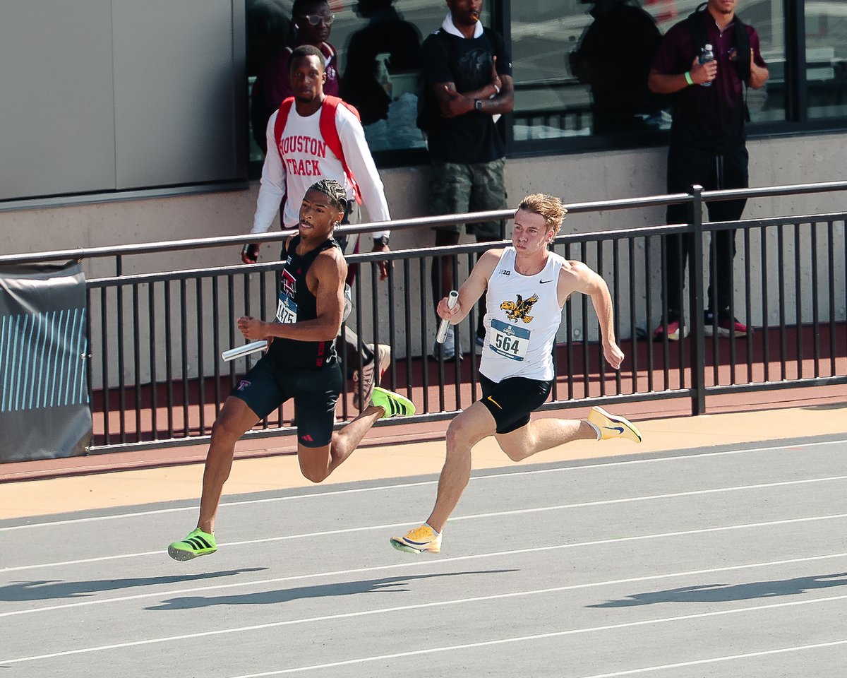 IowaXC_TF's tweet photo. 4x100 movin’ on 😮‍💨 https://t.co/ievGoh97p8