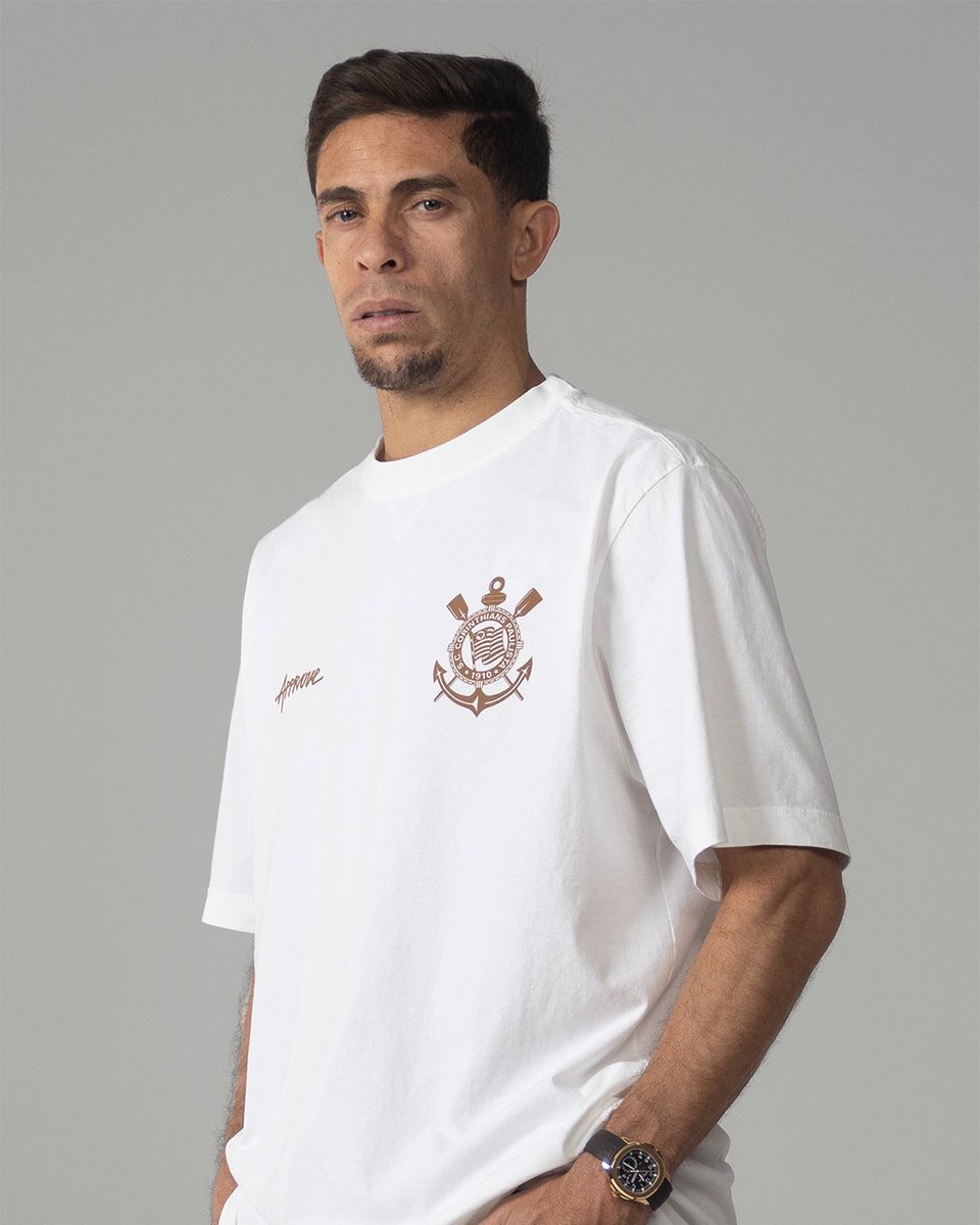 ShopTimao's tweet photo. Streetwear, identidade e Corinthians em cada detalhe. 

Garanta agora a nova coleção Approve na ShopTimão e leve o lifestyle alvinegro pra sua rotina. https://t.co/Jh79cPKNsa https://t.co/P9LQtFbcUQ