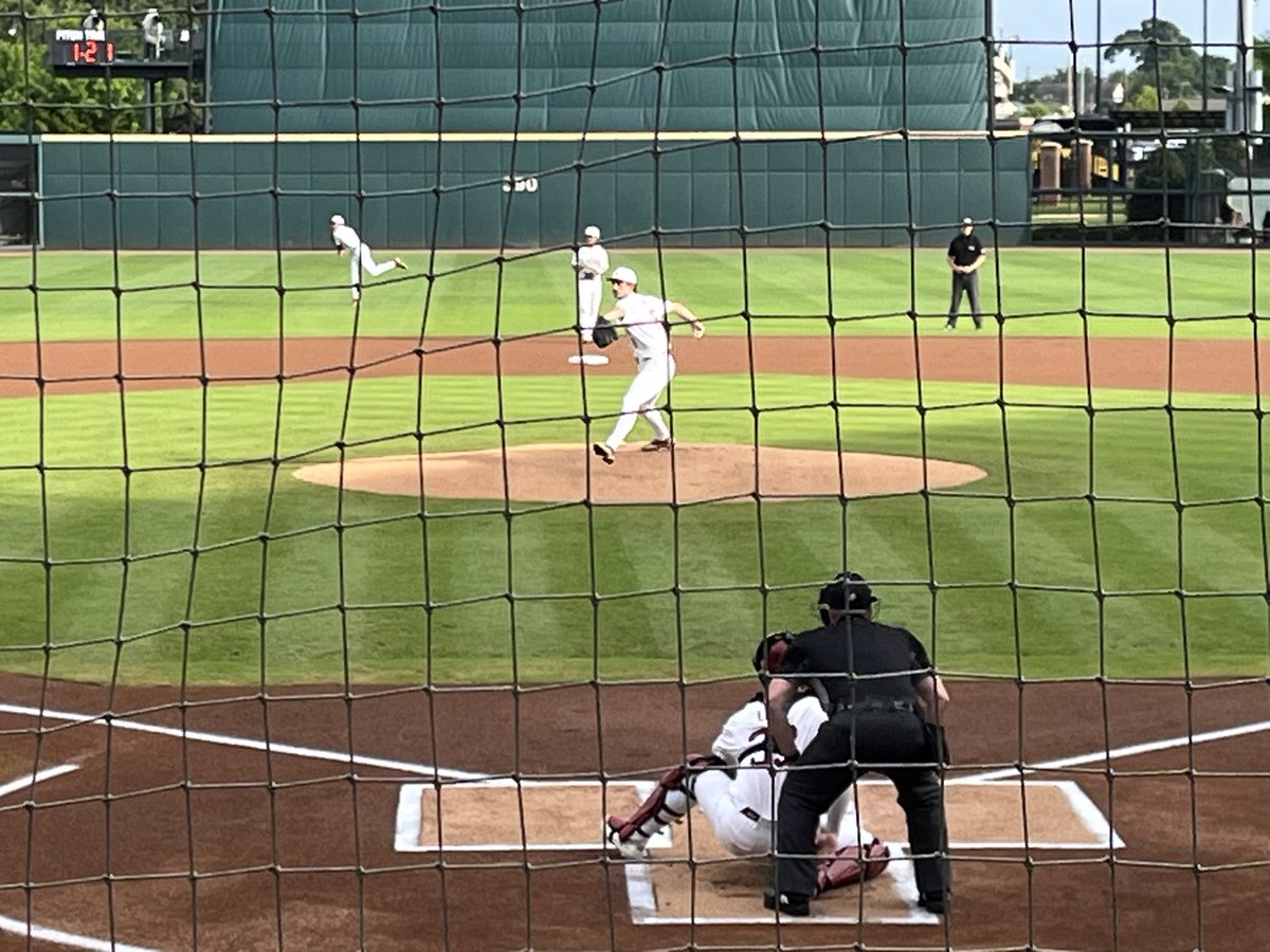 WeeklyJoePod's tweet photo. #FayDay™️ @AlabamaBSB https://t.co/SV27u8EyW6