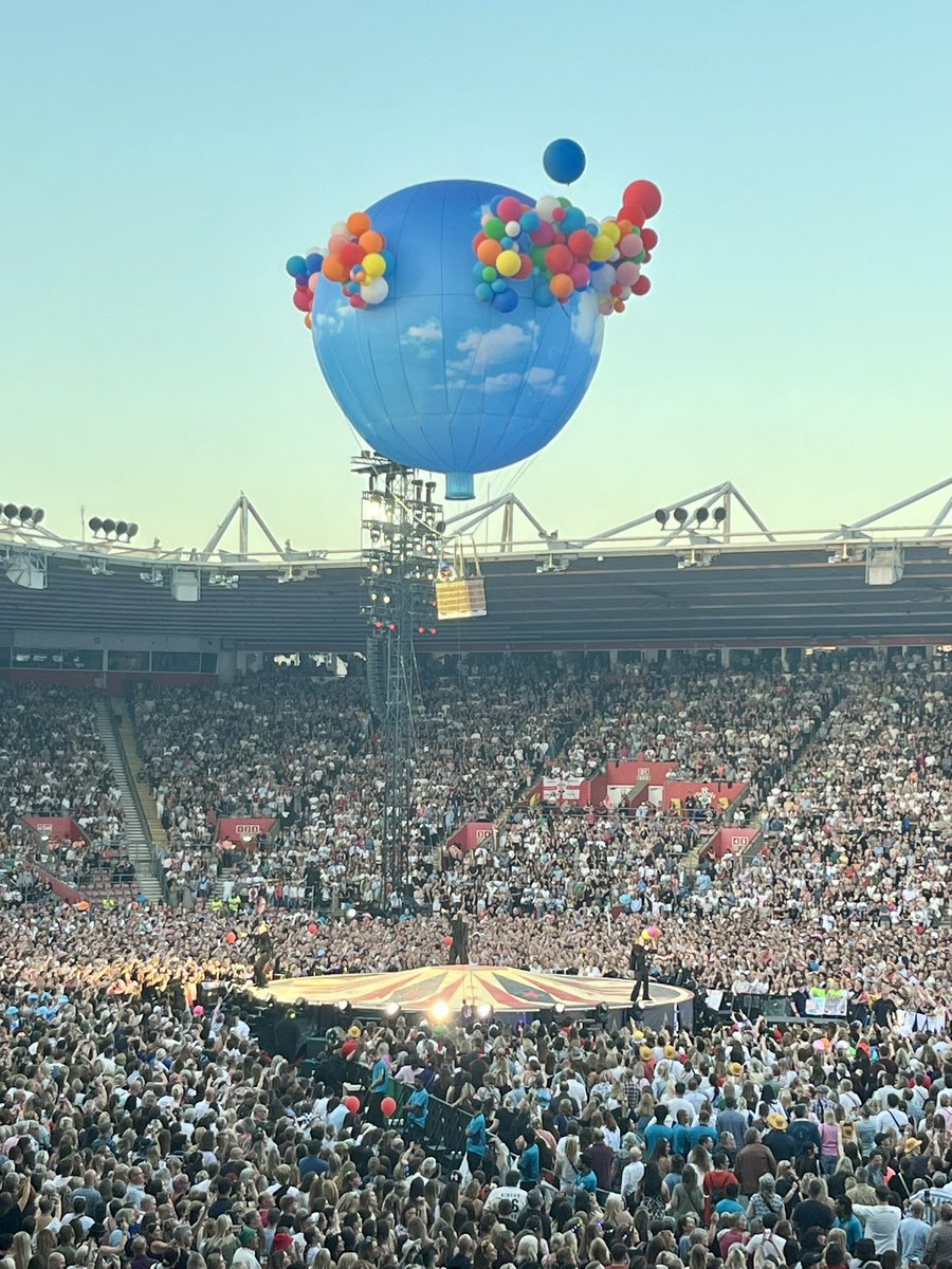 RedJed7's tweet photo. Take That’s Circus Tour was, is &amp; always will be the best live show ever. It just can’t be beaten.

Tonight’s first show of the 2026 Circus tour was another amazing spectacle (even without Jason, but we still missed him ❤️). If you haven’t bought a ticket yet,  do - it’s worth it https://t.co/AJndUX2s2y
